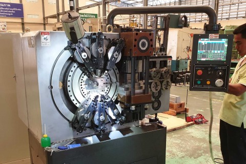 ติดตั้งเครื่องจักรอุตสาหกรรม